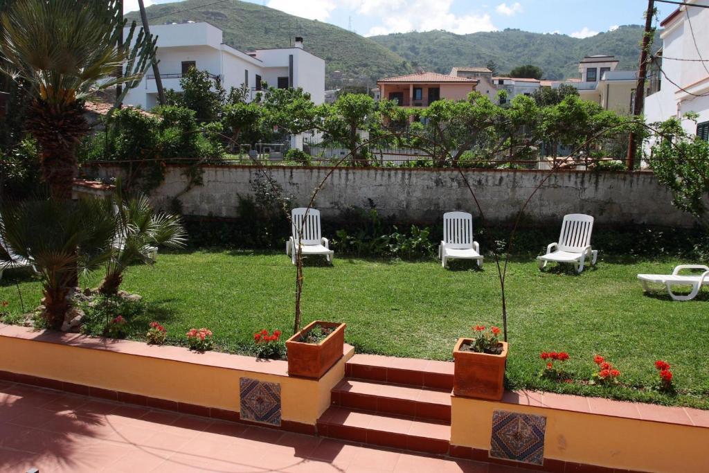 Bed and breakfast Cerniglia 3*